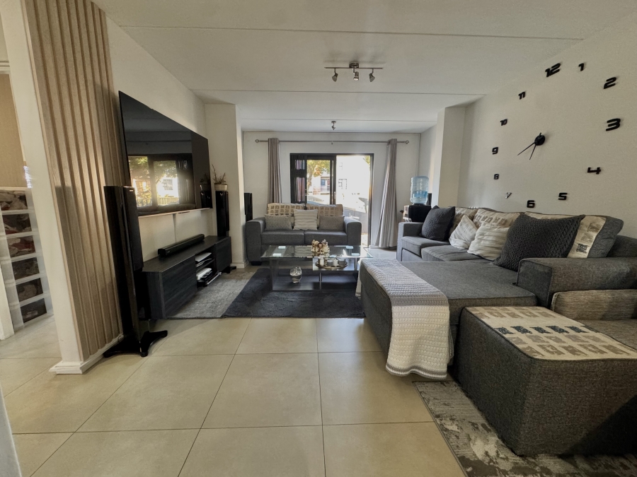 To Let 2 Bedroom Property for Rent in Burgundy Estate Western Cape